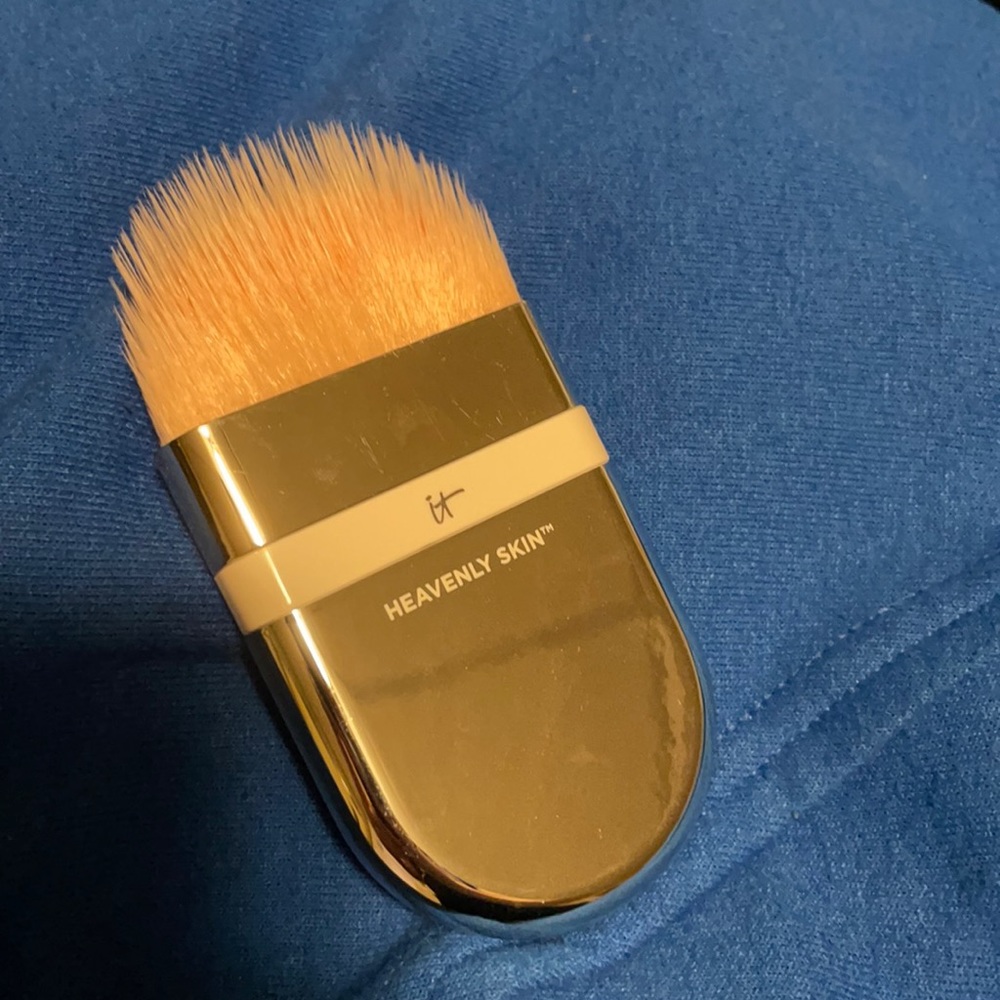 Make up brush